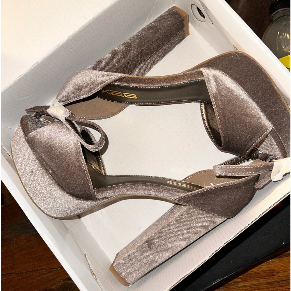 Size: 8